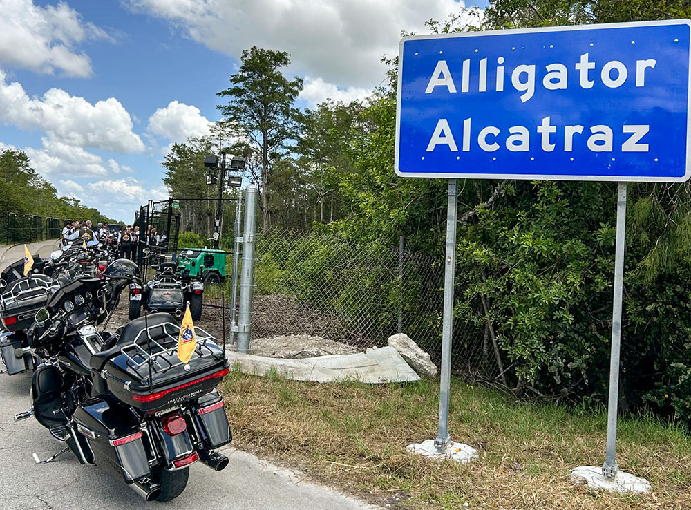 Miami archbishop joins Knights on Bikes to pray for clergy access